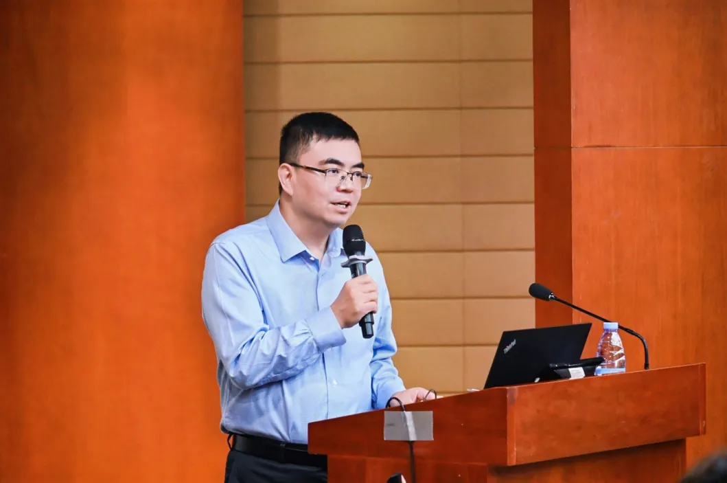 Professor Benyou Wang presenting the Legal AI research roadmap